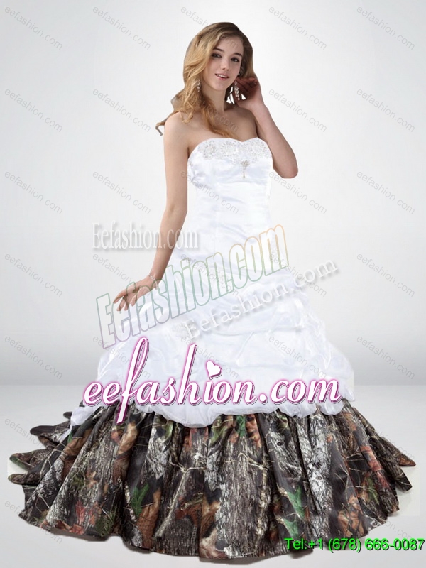 2015 Elegant Lace Up Beaded Camo Wedding Dresses with Chapel Train