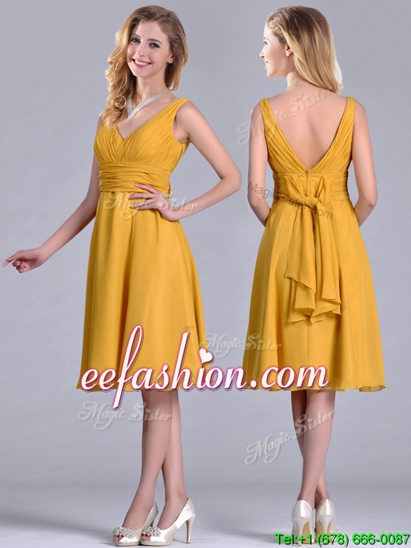 2016 Latest Empire V Neck Ruched Gold Prom Dress in Chiffon