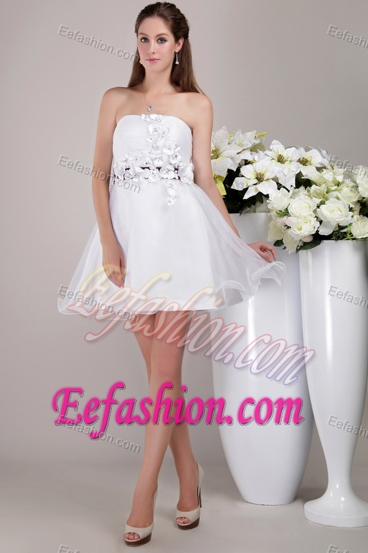 A-line Strapless Mini Betty Celebrity Dresses in White Organza with Appliques