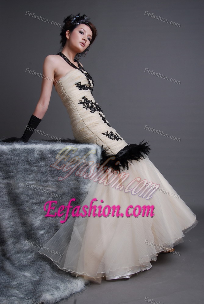 Mermaid Strapless Champagne Celebrity Dresses in Organza with Appliques