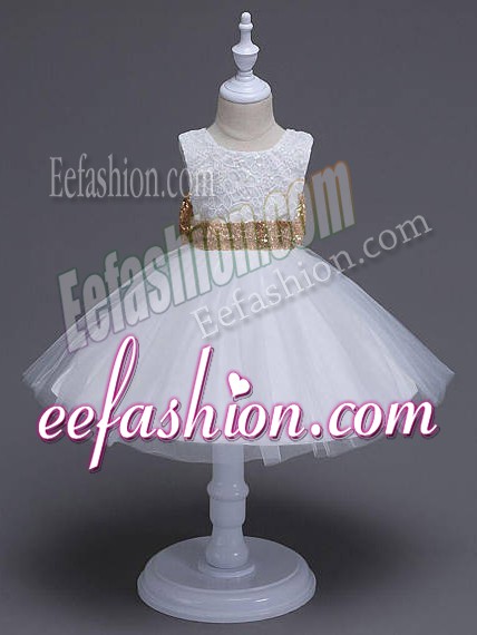  Sleeveless Tulle Knee Length Zipper Child Pageant Dress in White with Lace and Bowknot