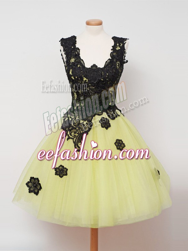  Yellow Ball Gowns Tulle Straps Sleeveless Lace Knee Length Zipper Bridesmaid Dress