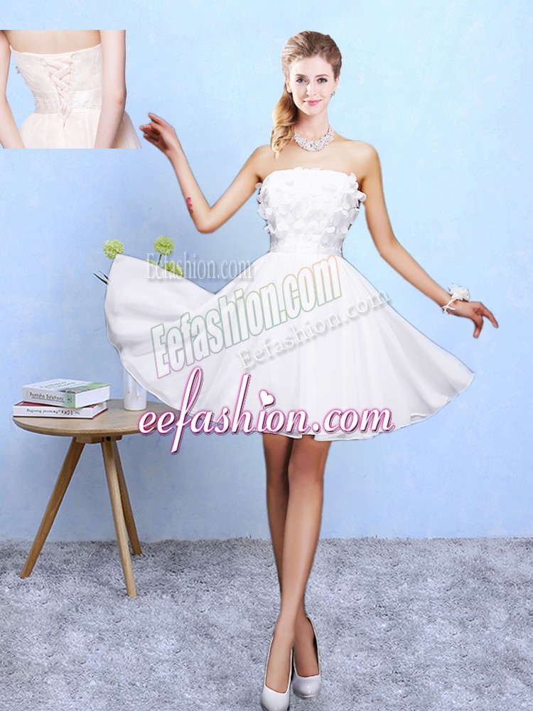  White Sleeveless Appliques Knee Length Quinceanera Dama Dress