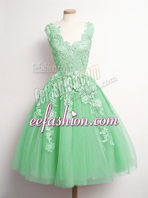 Stunning Green A-line V-neck Sleeveless Tulle Knee Length Lace Up Appliques Bridesmaids Dress