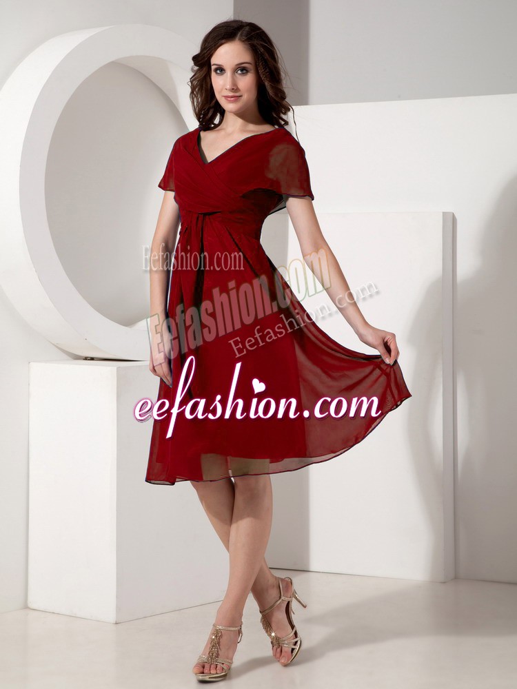 Red Short Sleeves Ruching Knee Length Mother Of The Bride Dress