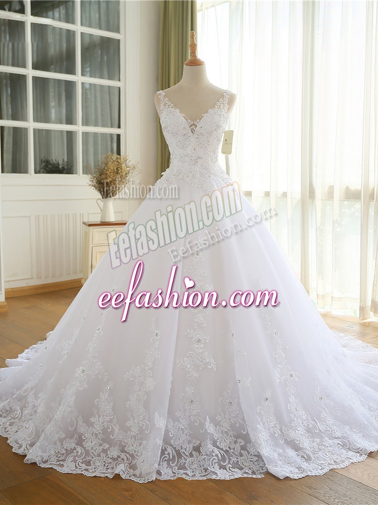  White Sleeveless Lace and Appliques Wedding Gown