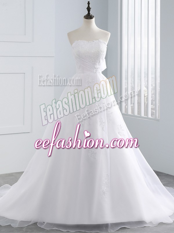  White Sleeveless Lace and Appliques Lace Up Wedding Dresses