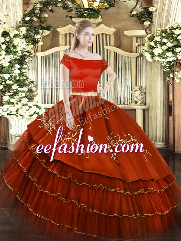  Off The Shoulder Short Sleeves Organza and Taffeta Sweet 16 Dresses Embroidery and Ruffled Layers Zipper