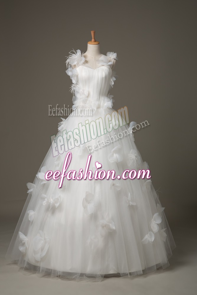 Glittering V-neck Sleeveless Wedding Dress Floor Length Hand Made Flower White Tulle