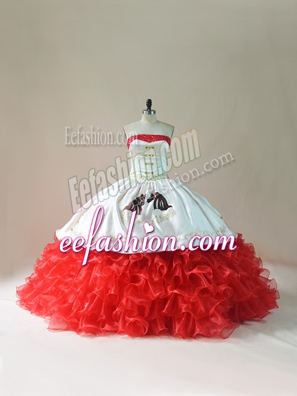 Vintage White And Red Ball Gowns Embroidery and Ruffles Sweet 16 Dress Lace Up Organza Sleeveless