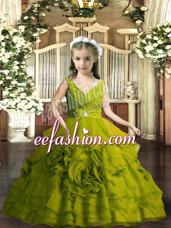  Floor Length Olive Green Evening Gowns V-neck Sleeveless Backless