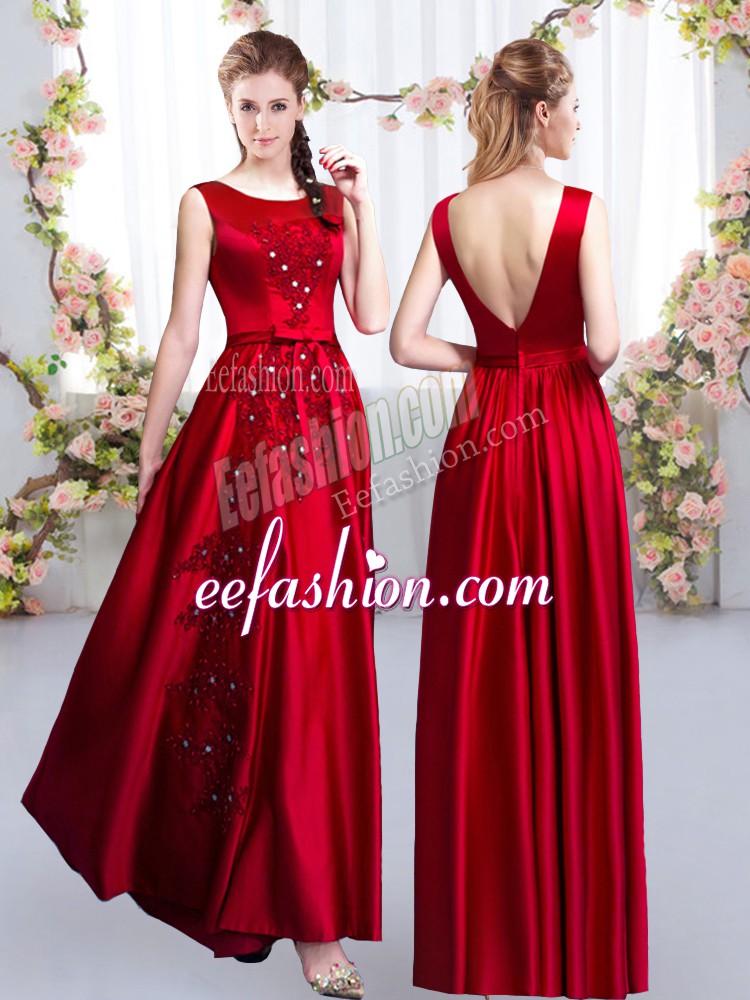  Scoop Sleeveless Satin Bridesmaid Dresses Beading and Appliques Backless