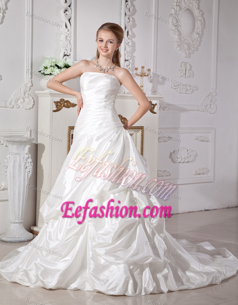 Brand New Strapless Wedding Dresses with Ruching and Pick Ups
