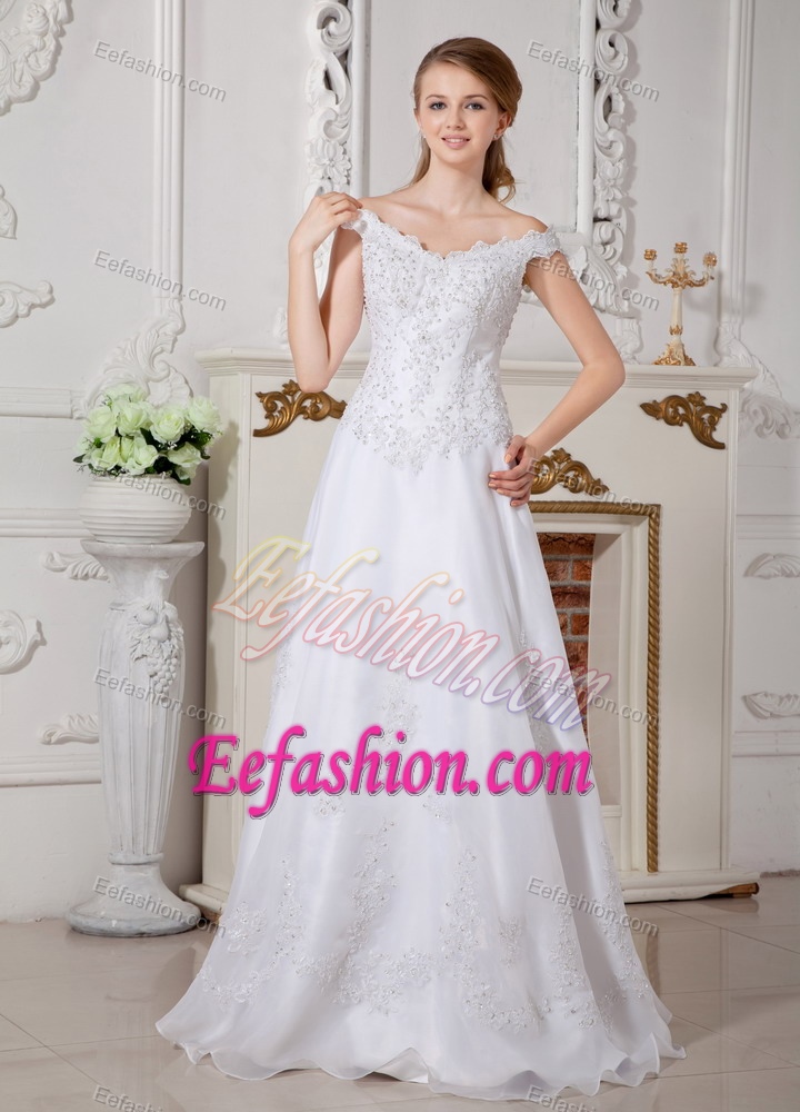 2013 Brand New Off The Shoulder Wedding Dress in Organza with Appliques