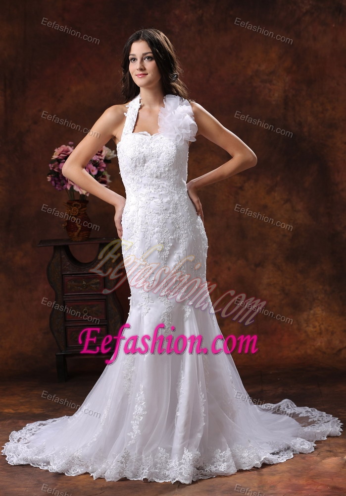 Most Popular Customize Halter Top Wedding Dress in Lace with Embroidery