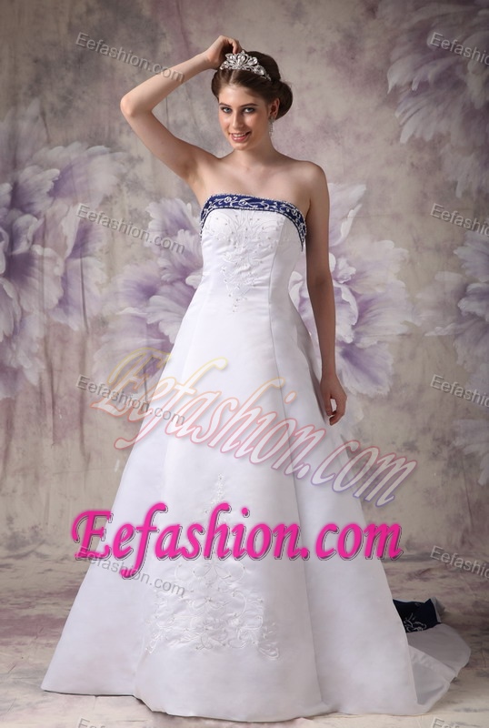 Beautiful Strapless Chapel Train Satin Prom Wedding Dress with Embroidery