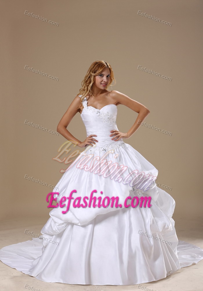 Appliqued Single Shoulder Wedding Dresses with Pick-ups in White