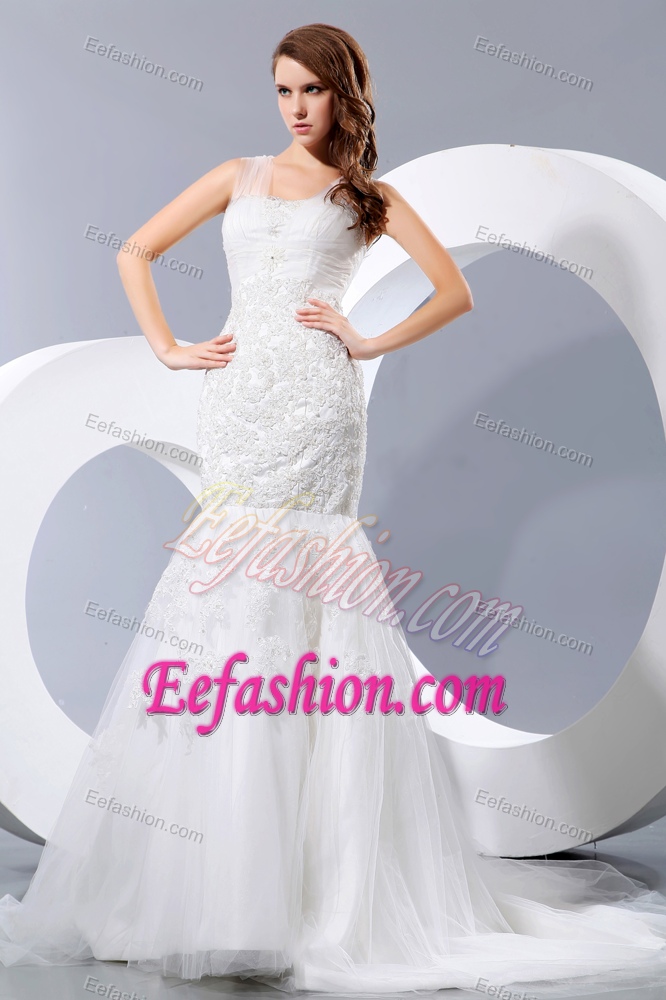 Elegant Mermaid Court Train and Lace Wedding Gown with Wide Straps