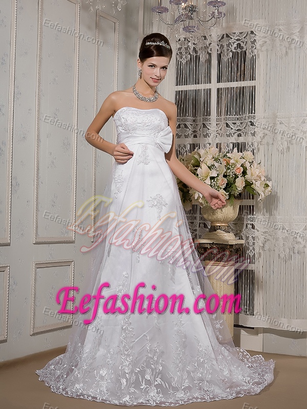Classic A-line Strapless Court Train Lace Wedding Gowns with Half Bow Ribbon