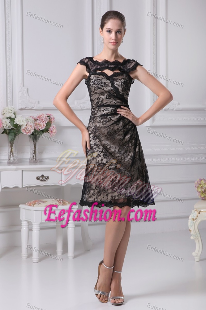 New Scoop Straps Knee-length Black Lace Mother of Bride Dress with Cutout