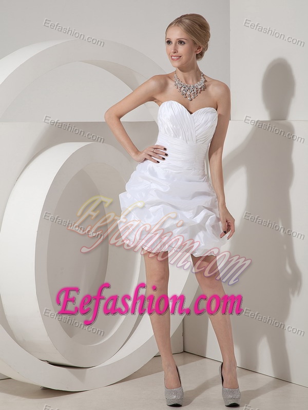 White Sweetheart Mini-length Ruched Prom Dresses with Pick-ups