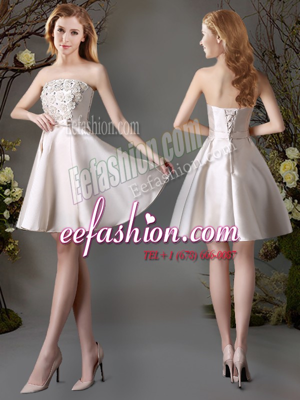  Strapless Sleeveless Satin Dama Dress Appliques and Bowknot Lace Up