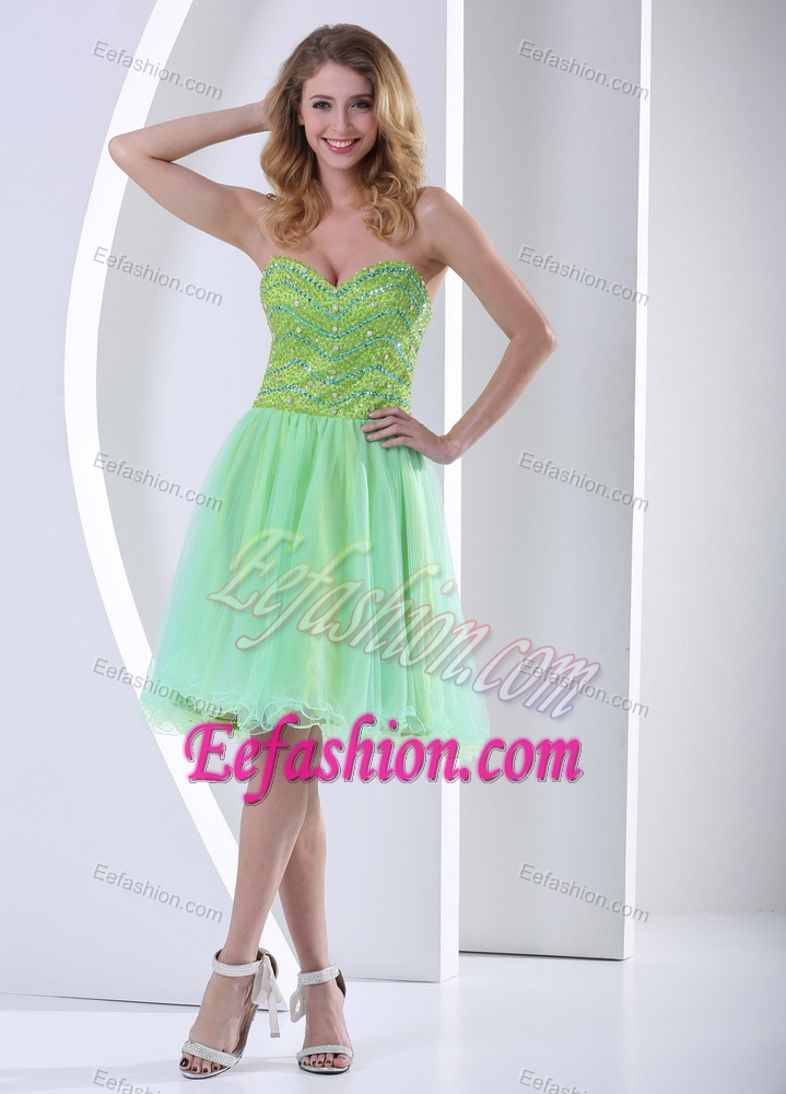 Sweetheart Knee-length Light Green Tulle Celebrity Dress with Beading for Cheap