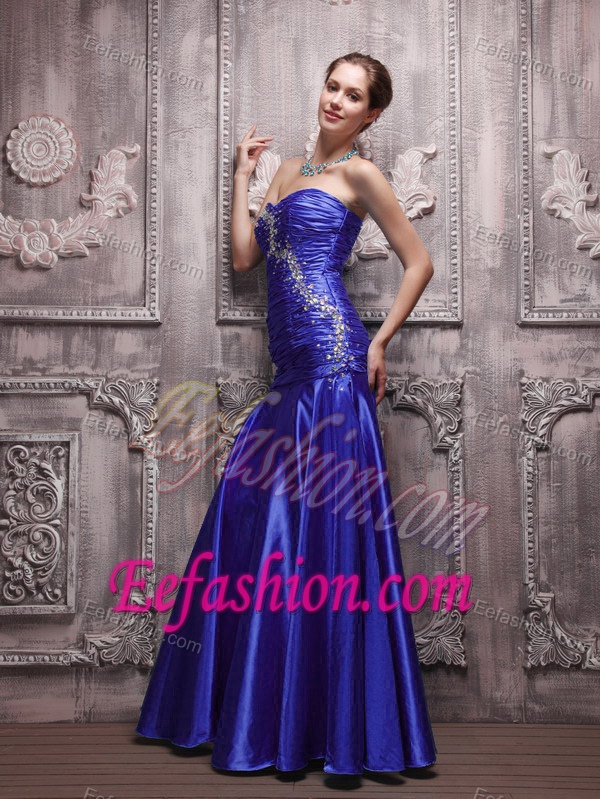 Royal Blue Sweetheart Long Ruched Celebrity Party Dress with Beading