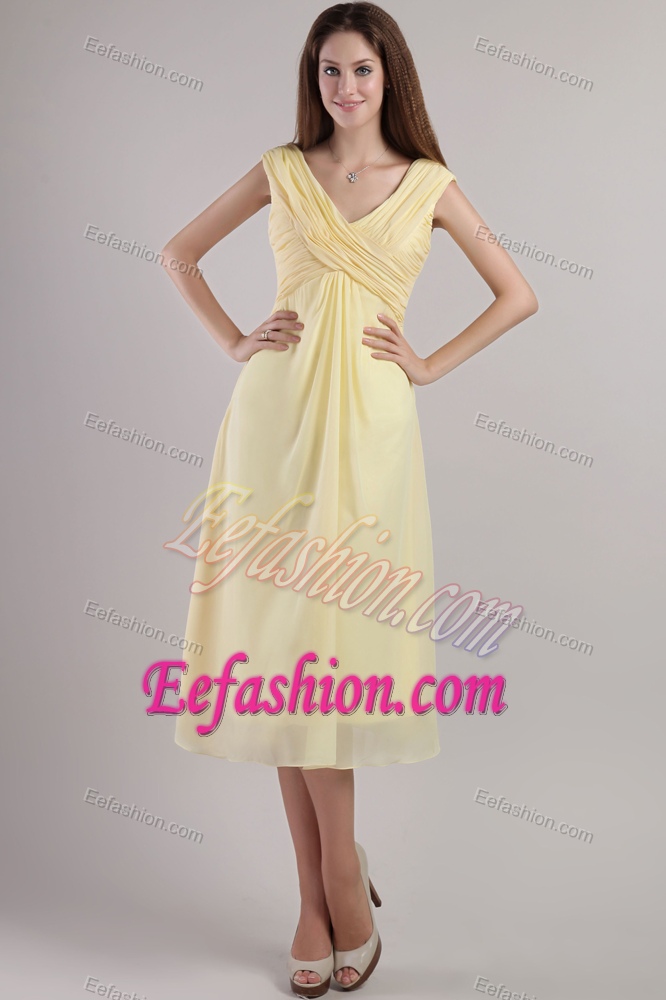 Cheap Light Yellow V-neck Tea-length Ruched Chiffon Dama Dress for Prom