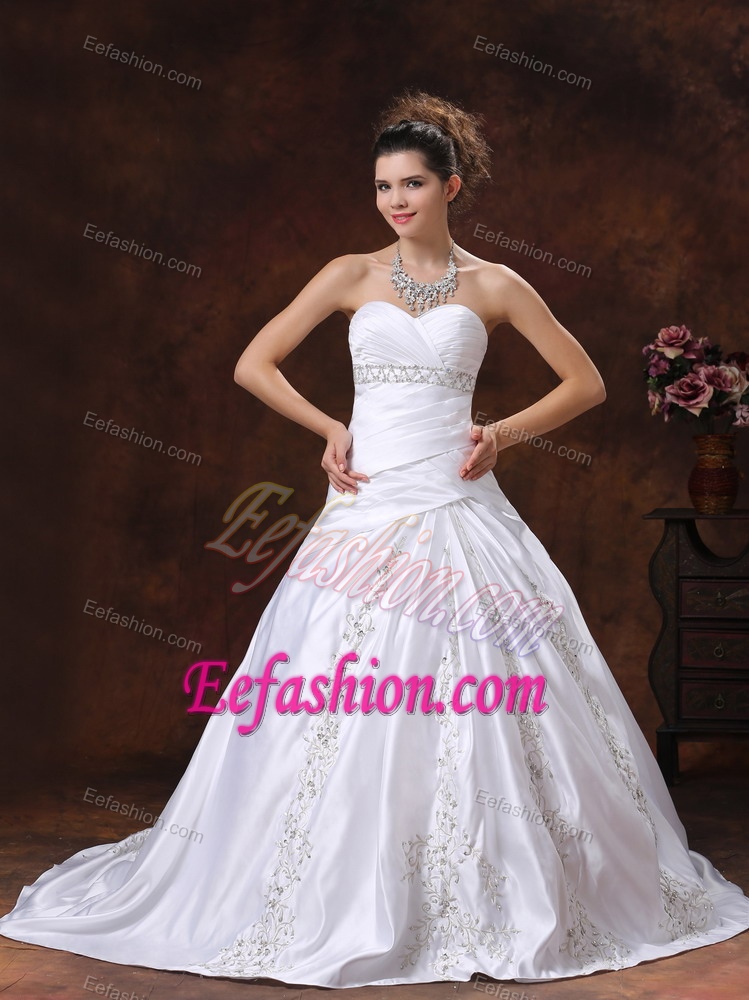 Ruched Sweetheart Court Train Wedding Dress with Beading for Cheap