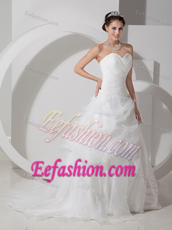 Sweetheart Brush Train Organza Wedding Dresses with Pick-ups and Ruching