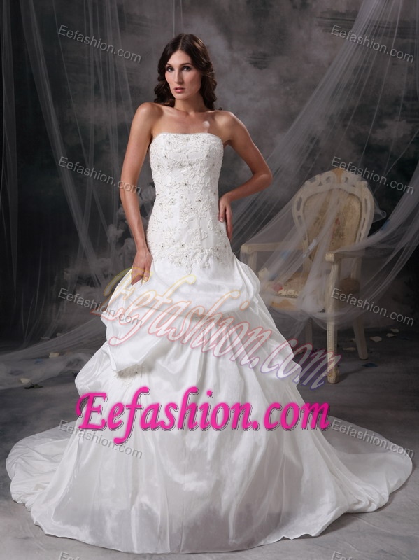 Strapless Court Train Wedding Dresses with Appliques and Pick-ups