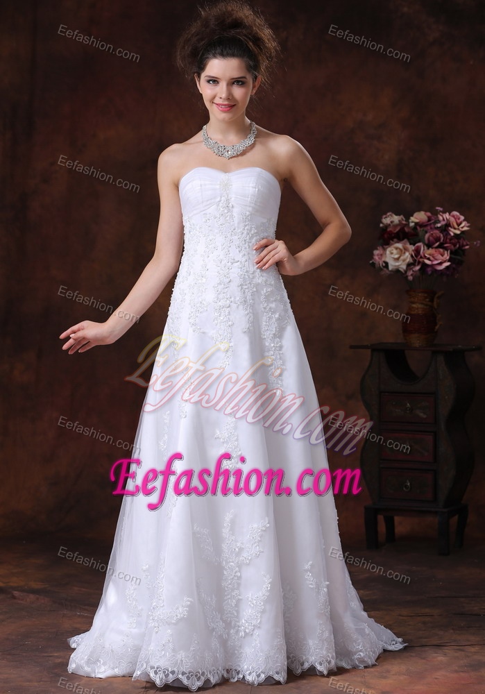 Cheap Ruched Sweetheart Brush Train Garden Wedding Dress with Appliques