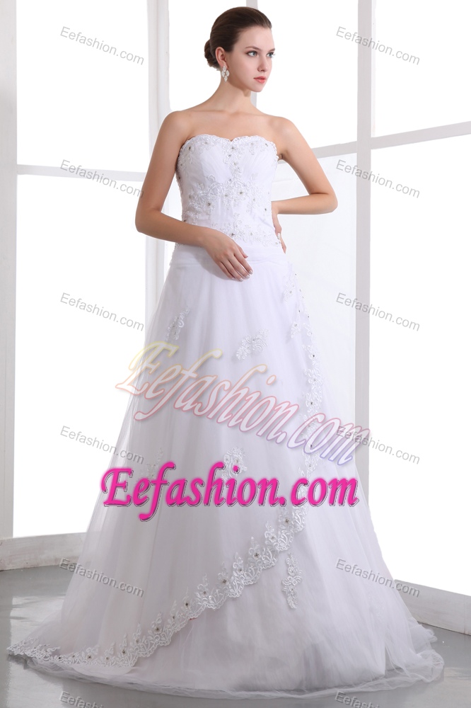 Strapless Brush Train Princess Tulle Beach Wedding Dresses with Appliques