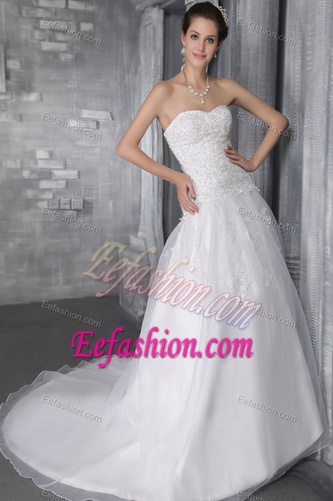 Chic Sweetheart Court Train Organza Wedding Dress with Appliques