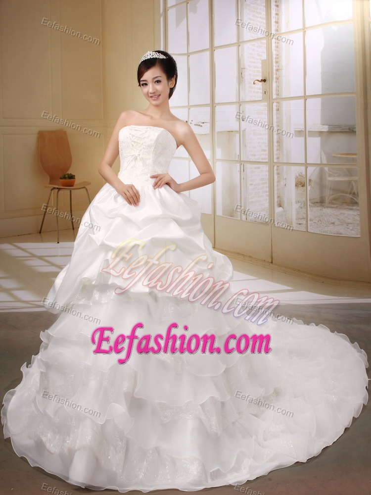 Strapless White Bridal Dresses with Ruffled Layers in Organza and