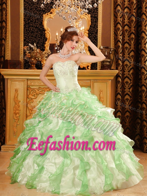 Apple Green Sweetheart Organza Quinceanera Dress with Beading and Ruffles