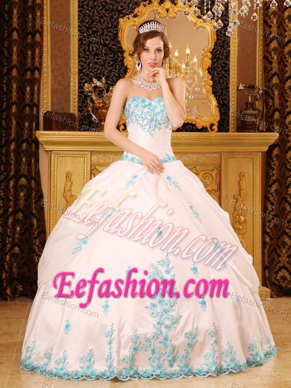 Popular White Sweetheart Blue Quinceanera Gown Dress with Appliques