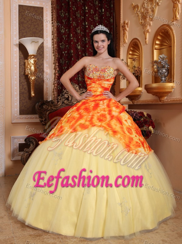 Modern Light Yellow Beaded Sweetheart Long Tulle Dress for Quince