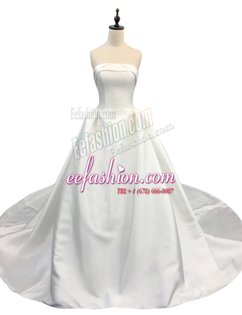  White Sleeveless Satin Chapel Train Zipper Wedding Gown for Wedding Party