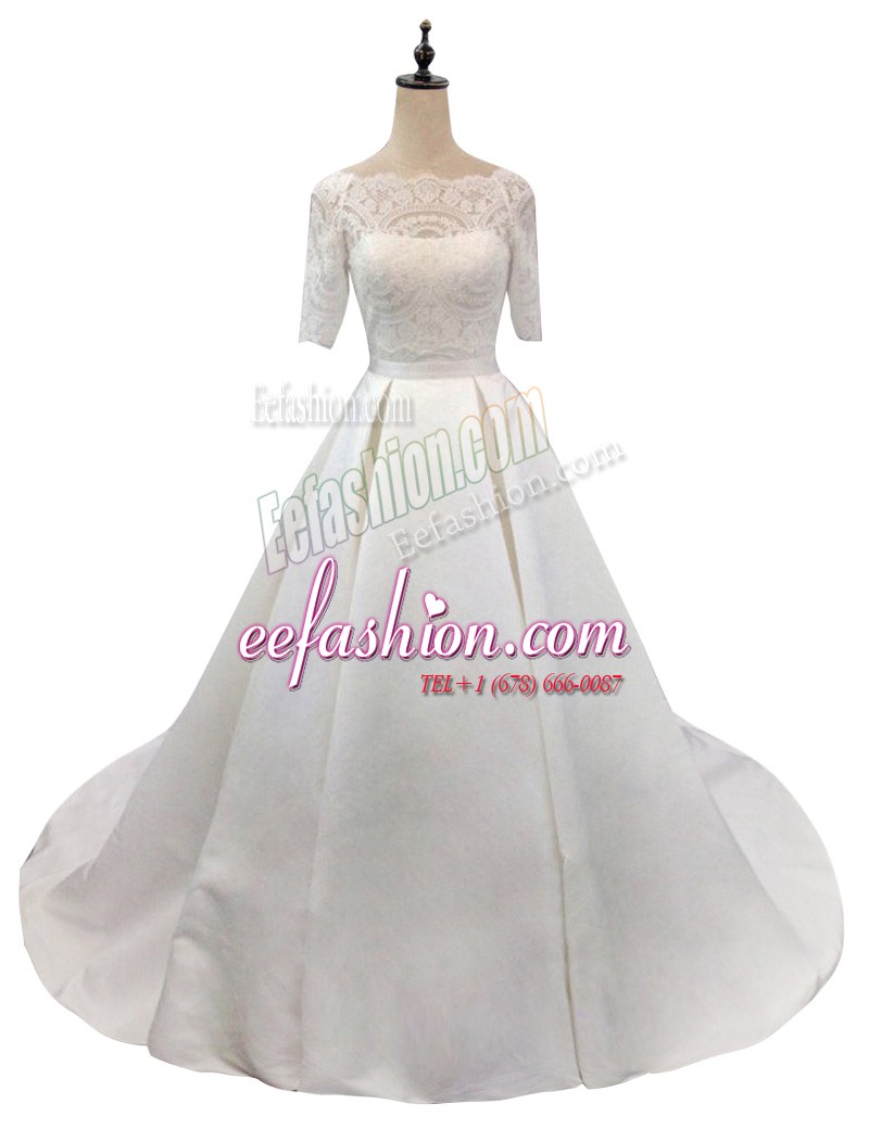 Artistic White Scalloped Zipper Lace Bridal Gown Chapel Train Half Sleeves