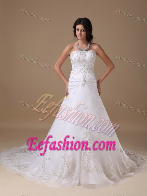 Beautiful A-line Strapless Wedding Party Dresses with Appliques and Chapel Train