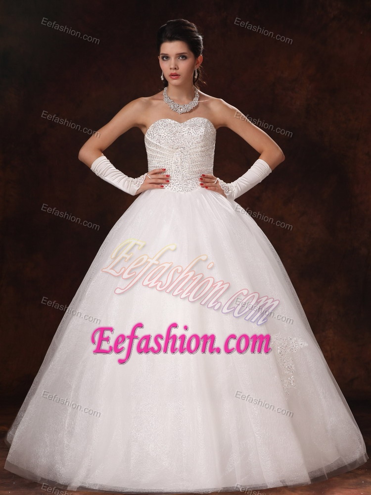 Beautiful Sweetheart Beaded Organza Appliqued Bridal Gown in Floor-length