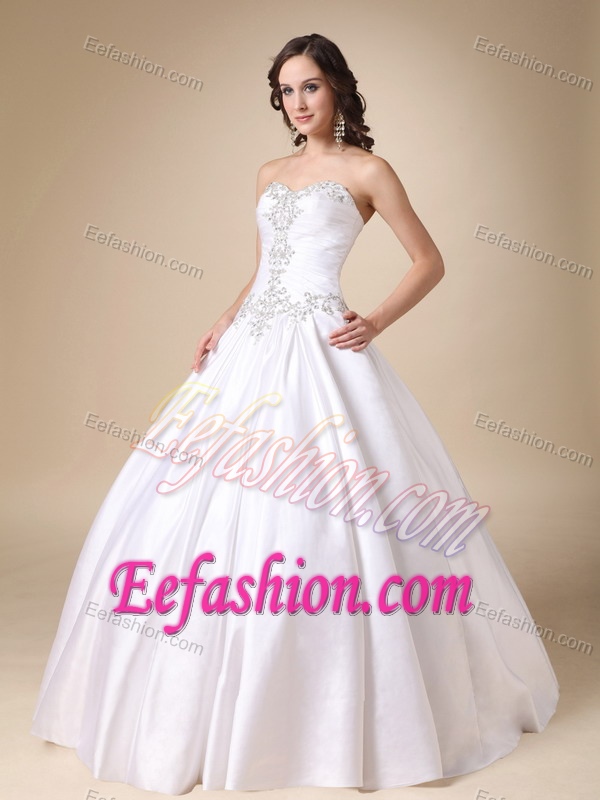 Modern Sweetheart Beaded Lace-up Wedding Dresses in Floor-length