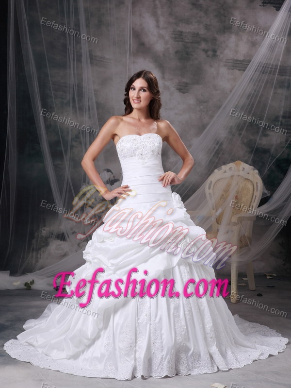 Strapless Court Train Wedding Dresses with Appliques and
