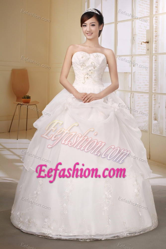 New Organza White Wedding Dress with Embroidery Decorated for Custom Made