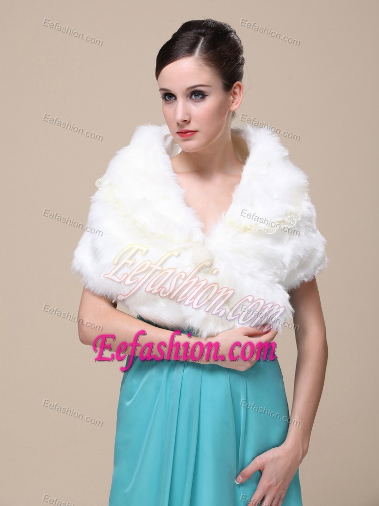 Top Selling Faux Fur Wedding Shawl With Lace V-neck