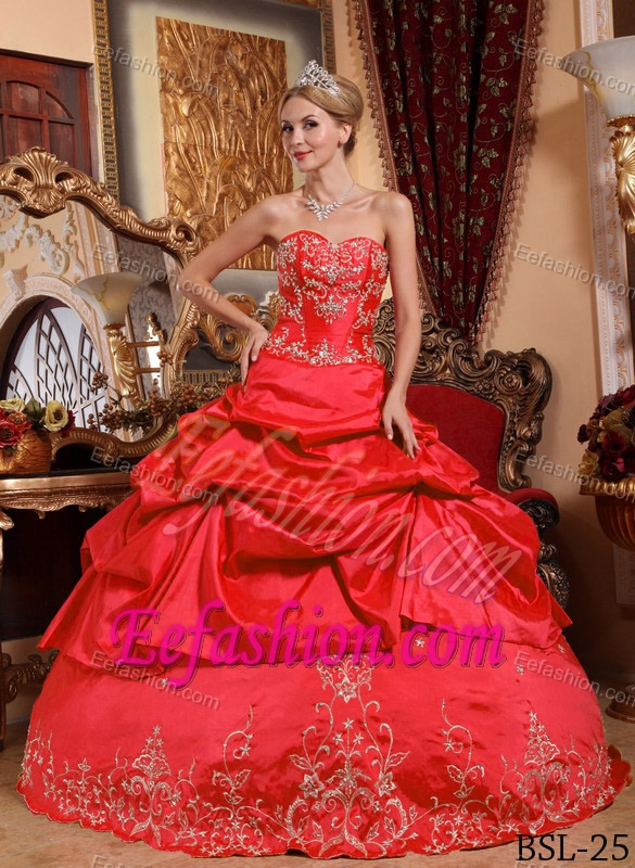 Red Sweetheart Embroidery Quinceanera Formal Dress with Beading