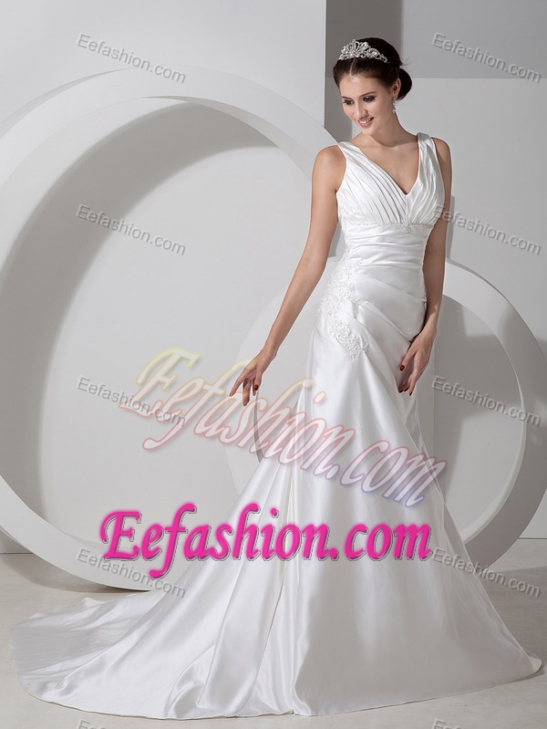 Sweet V-neck Court Train Wedding Gown with Ruche and Appliques