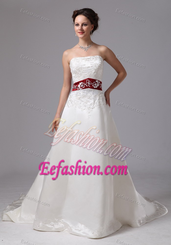 2013 Embroidery Dress for Brides in Wine Red and White with Clasp Handle